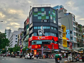 Building 80 Hàm Nghi