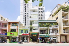 Building 82 Hồng Hà