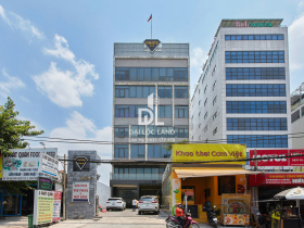 G8 Golden Building